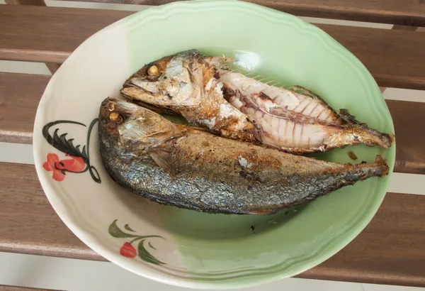 Fried Mackerel in dish on wooden tabl — Stock Photo, Image