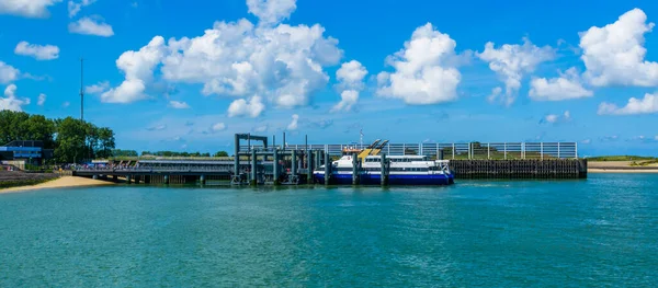 Limanda demirli feribot prins willem Alexander, Breskens ve Vlissingen, Breskens, Zeeland, Hollanda arasında feribot servisi, 20 Temmuz 2020