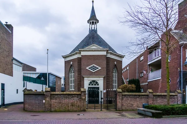 2020年3月20日オランダ ウデンのヴィーゲル市教会前 — ストック写真