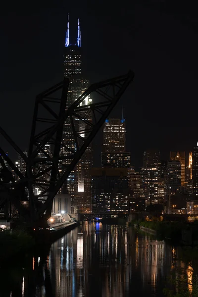 Night View Sparkling Chicago Skyline Its Reflection River — Stockfoto