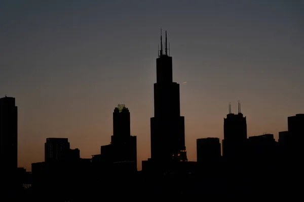 Chicago Nun Silueti Gün Batımında Gökyüzünde Yaz Boyunca Gökyüzü — Stok fotoğraf