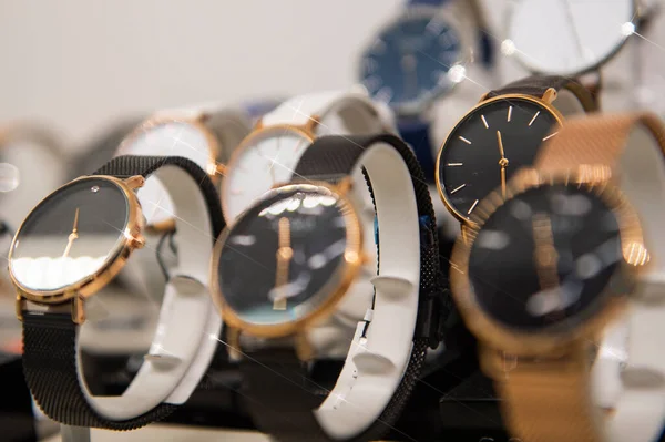 Luxe Horloges Een Winkel — Stockfoto