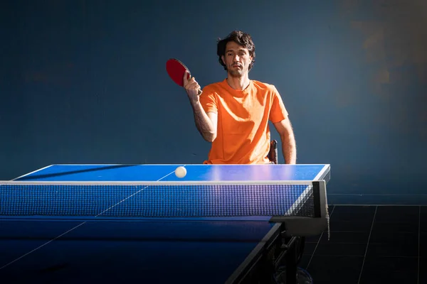 Wheelchair User Plays Table Tennis Rehabilitation Disabled Sport Healthy Lifestyle — Fotografia de Stock