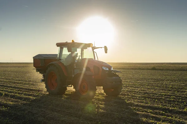 Tractor Die Kunstmest Verspreidt Vervoer Landbouw — Stockfoto
