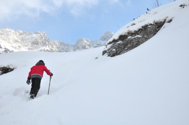 Kışın dağ adamı