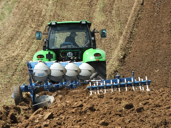 Green tractor — Stock Photo, Image