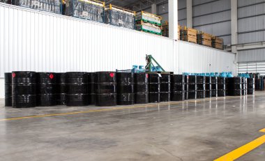 bir sanayi depolama sitesi davul