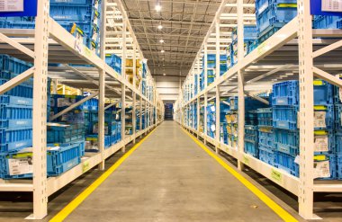 Yeni büyük ve modern depo alanı.