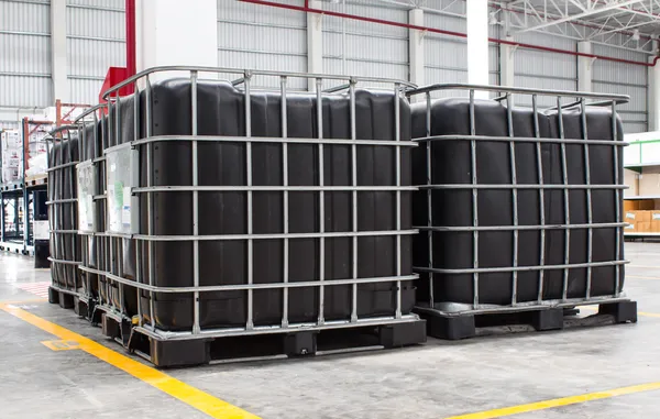 bir sanayi depolama sitesi davul