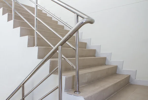 merdiven, modern bir binada 