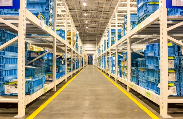 Interior of new large and modern warehouse space — Stock Photo, Image