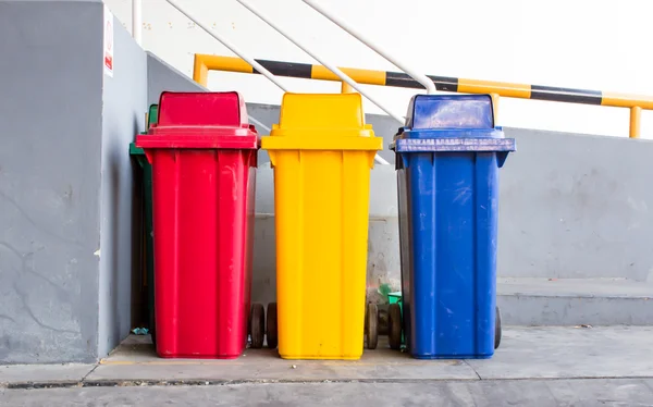 Trashcan factory — Stock Photo, Image