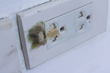 elektrik prizi izole elektrik arıza 