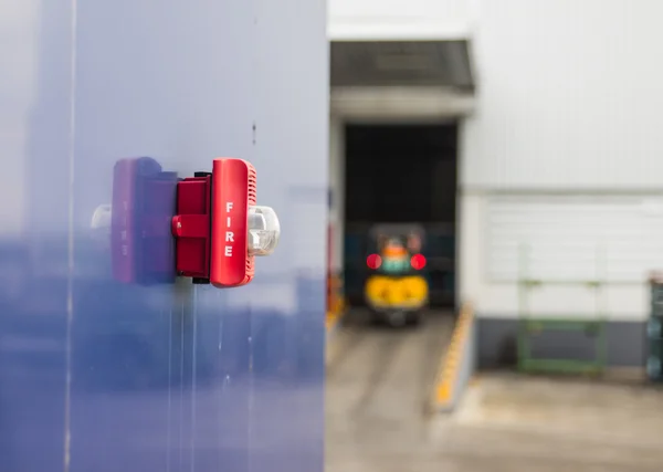 Yangın alarmı ile yapılı-içinde flaş ışığı olarak yangın durumunda uyarı