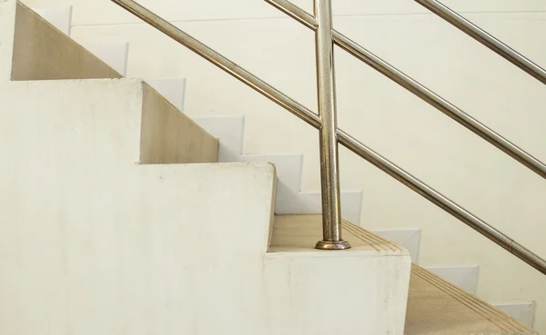 Escalera en un edificio moderno — Foto de Stock