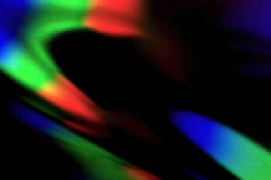 Siyah arkaplanda RGB kristal prizma ışık dağılımı