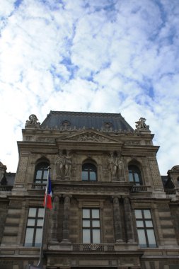 Paris'te Louvre