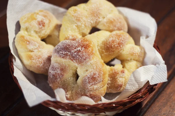 tatlı çörek sepeti
