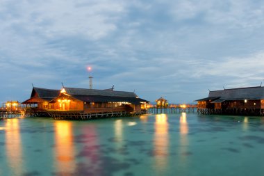Turkuaz tropik Polinezya cennet palm beach okyanus deniz crystal, borneo, Endonezya su