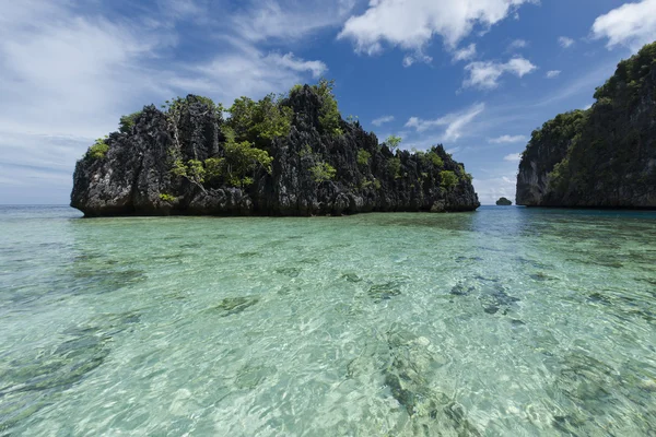 Tropiskt paradis beach ocean havsvatten kristall klart sand — Stockfoto