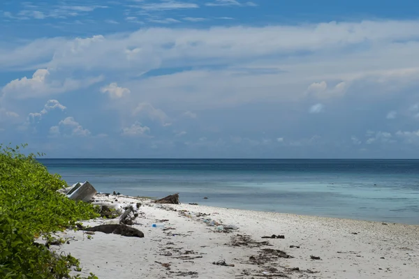 Turquoise tropische Polynesische paradijs strand oceaan zee kristalwater duidelijk — Stockfoto