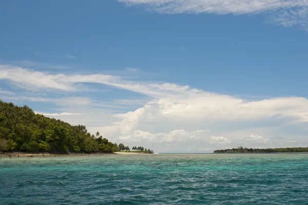 Бирюзовый полинезийский пляж Paradise Beach Ocean Crystal Water — стоковое фото