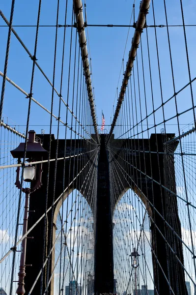 New York'ta brooklyn Köprüsü kablolar — Stok fotoğraf