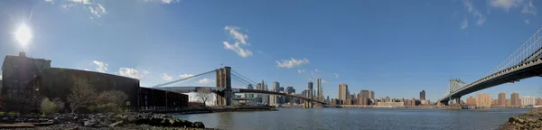 Nowym Jorku ogromny panoramiczny widok z brooklyn i manhattan bridge — Zdjęcie stockowe