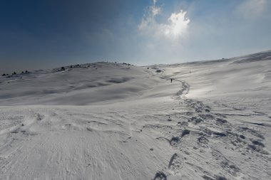 izole fiyatı yüksek dağ güneşli görünümüyle izinde