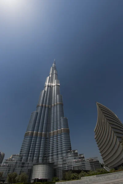 Dubai, uae - oktober 2012 burji khalifa das höchste gebäude der welt dubai skyline — Stockfoto