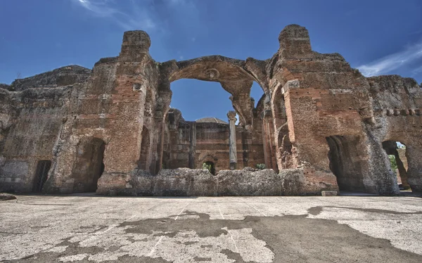 Villa adriana ruínas romanas antigas do palácio imperador — Fotografia de Stock