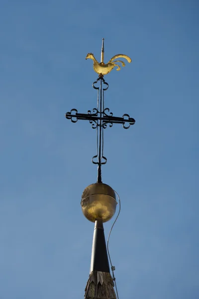 Croce vecchia chiesa Dolomiti — Foto Stock