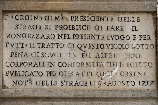 Rom marmor inskription edict ordning 1757 — Stockfoto