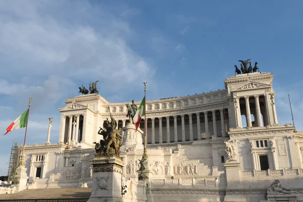 Roma bilinmeyen asker günbatımında bina — Stok fotoğraf