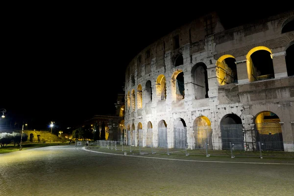 Roma Colosseo vista notturna — Foto Stock