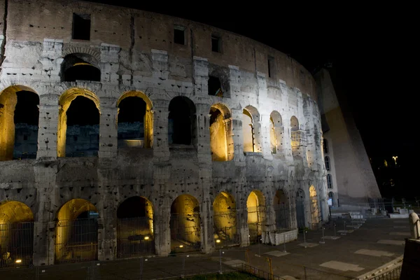 Rom colosseum nattvisning — Stockfoto