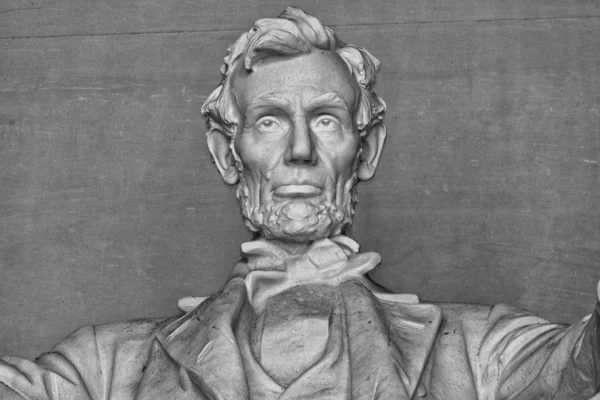 白と黒のアブラハム リンカーン彫像詳細 — ストック写真