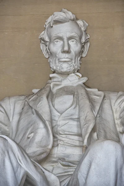 亚伯拉罕 · 林肯雕像在华盛顿 dc 纪念碑 — 图库照片