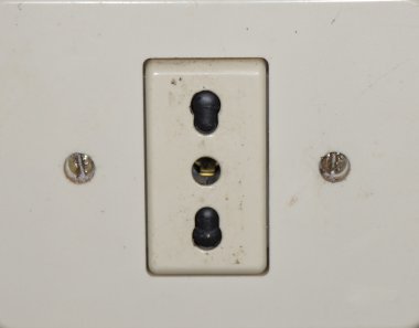 Eski Avrupa elektrikli duvar soketi