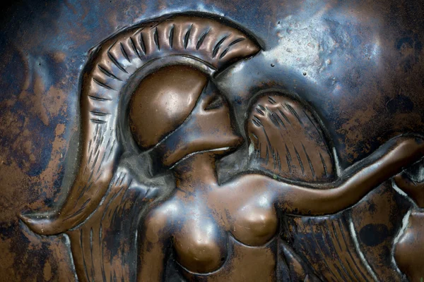 Vieux bas-relief grec en bronze — Photo