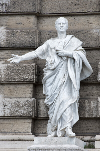 Marble roman statue: Cicerone