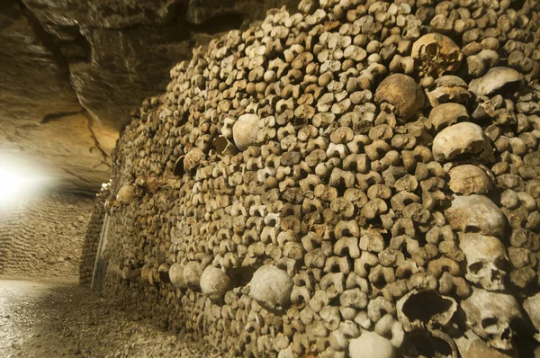 Catacombe di Parigi Teschi e ossa — Foto Stock