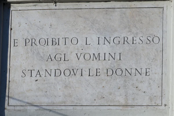 Rome verboden voor mannen als vrouwen permanent inscriptie edict volgorde — Stockfoto
