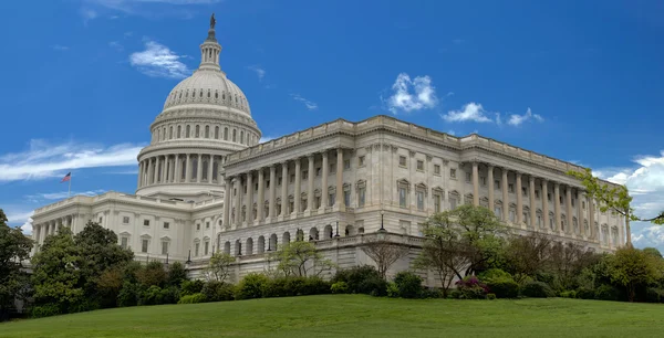 Washington US Capitol on brighty sky background — Stock Photo, Image