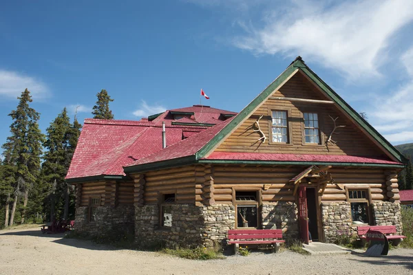 Icefield silnice dřevěné chýše — Stock fotografie