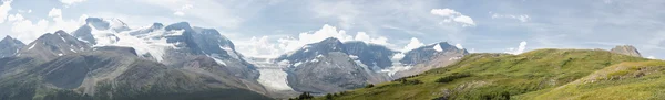 Parco dei ghiacciai vista montagna rocciosa — Foto Stock