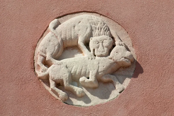 Mittelalterliches Basrelief burano venedig — Stockfoto