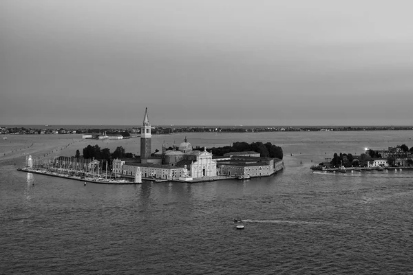 威尼斯在黑色和白色的鸟瞰图 — 图库照片