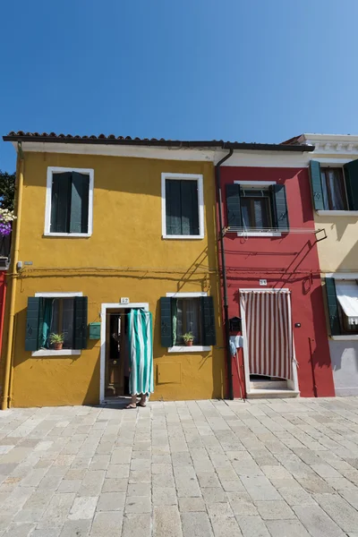 Färgglada hus burano Venedig — Stockfoto