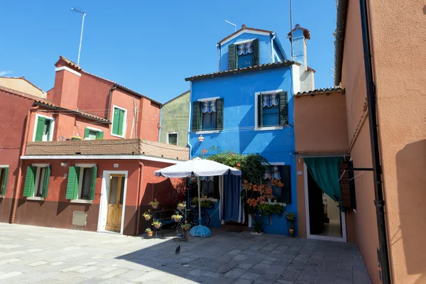 Barevné domy burano Benátky — Stock fotografie